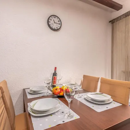 In Mit Grosser Terrasse By Interhome Appartement