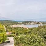 Apartament In Mit Grosser Terrasse By Interhome *