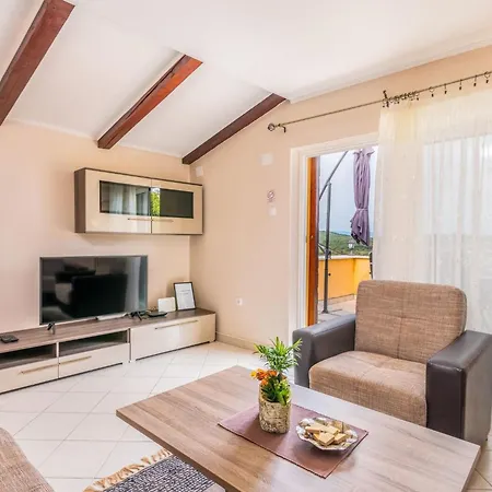 In Mit Grosser Terrasse By Interhome