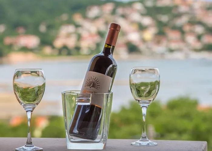 In Mit Grosser Terrasse By Interhome