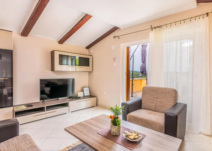 In Mit Grosser Terrasse By Interhome